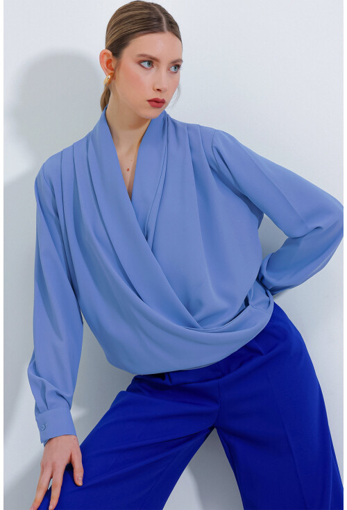 0492 Anvelop Yaka Dökümlü Bluz