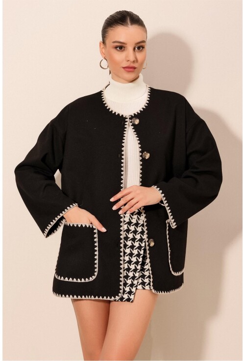 0690 Boyfriend Nakışlı Kaşe Ceket