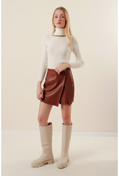 15478 Turtleneck Sweater With Chain Detail