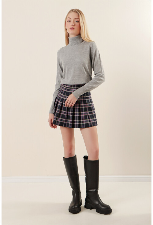 15747 Turtleneck Knit Sweater