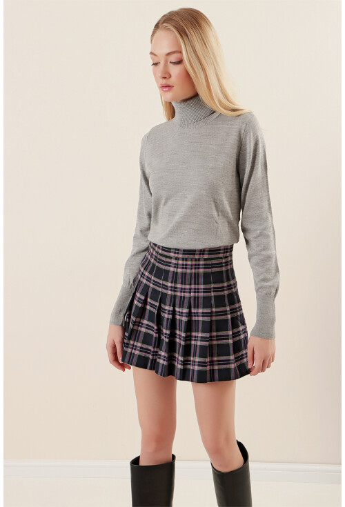 15747 Turtleneck Knit Sweater