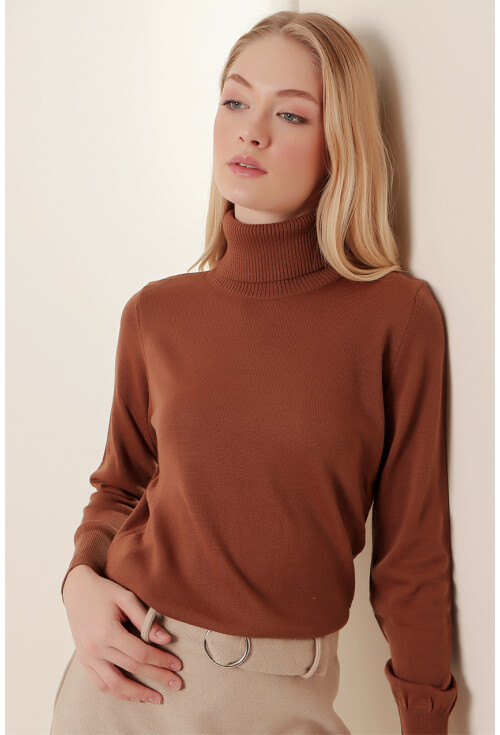 15747 Turtleneck Knit Sweater