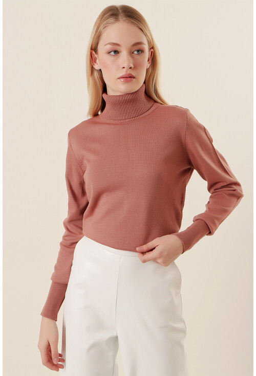 15747 Turtleneck Knit Sweater