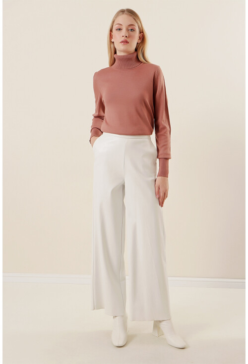 15747 Turtleneck Knit Sweater