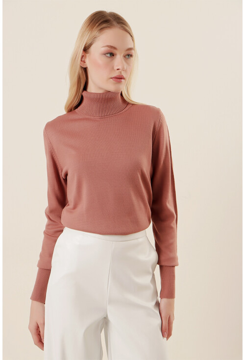 15747 Turtleneck Knit Sweater