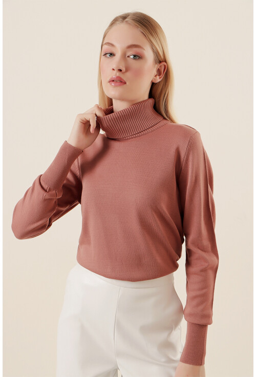 15747 Turtleneck Knit Sweater