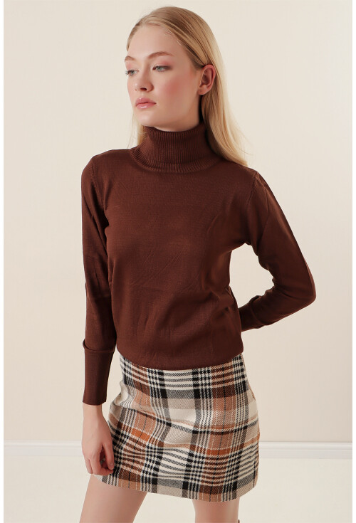 15747 Turtleneck Knit Sweater