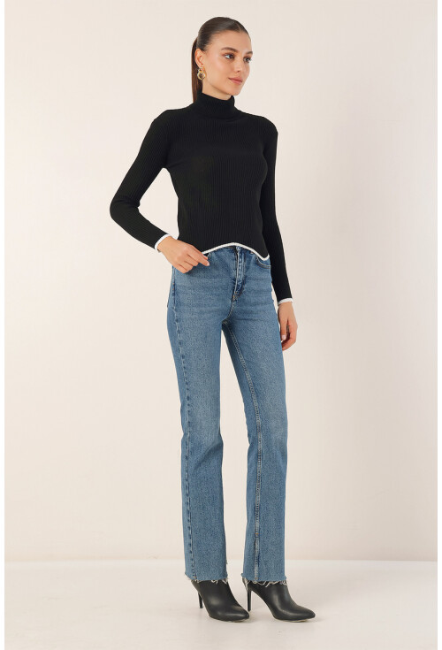 15823 Turtleneck Knit Sweater