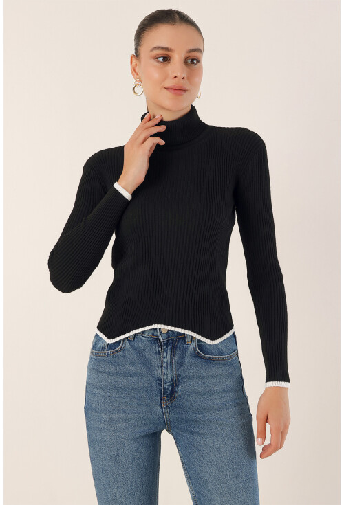 15823 Turtleneck Knit Sweater