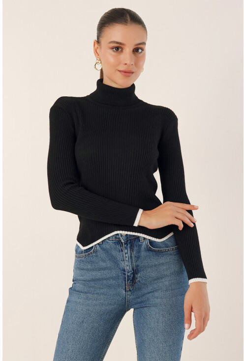15823 Turtleneck Knit Sweater