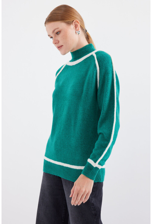 15879 Striped Oversized Knit Sweater