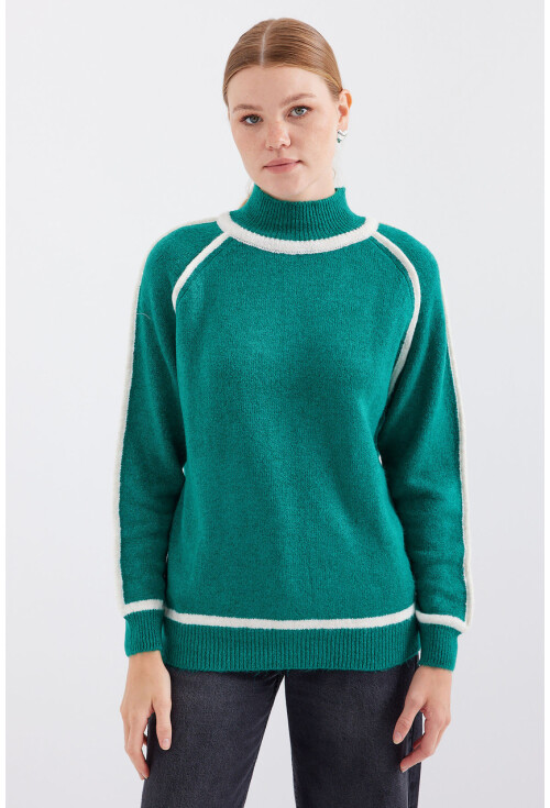15879 Striped Oversized Knit Sweater