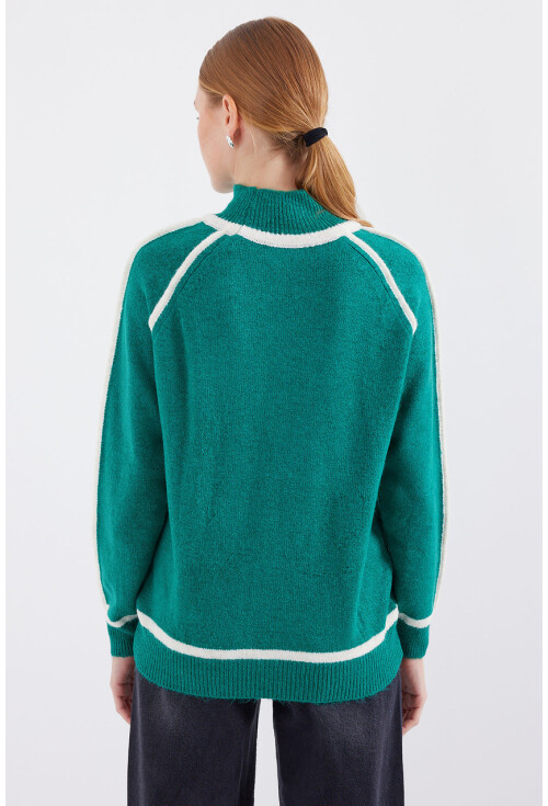 15879 Striped Oversized Knit Sweater