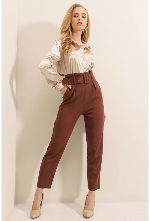 6464 Beli Kemerli Pantolon