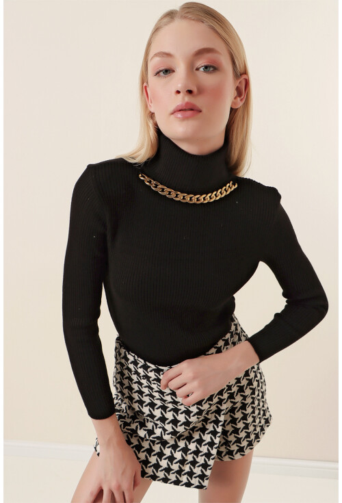 15478 Turtleneck Sweater With Chain Detail