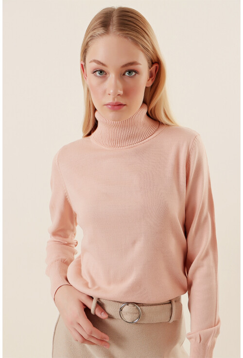 15747 Turtleneck Knit Sweater