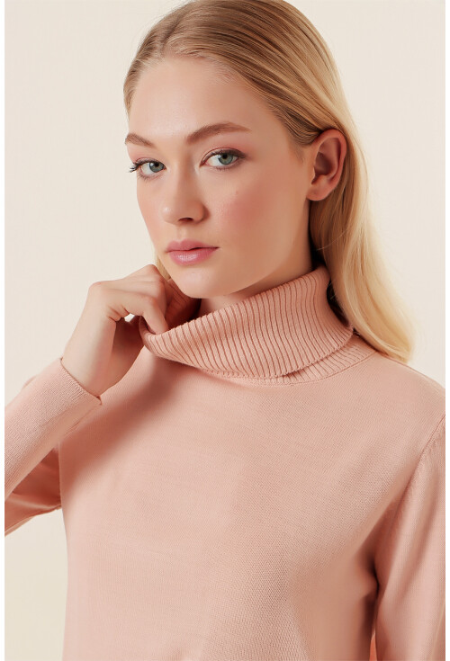 15747 Turtleneck Knit Sweater