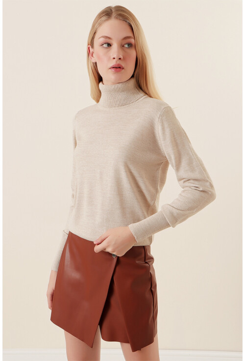 15747 Turtleneck Knit Sweater