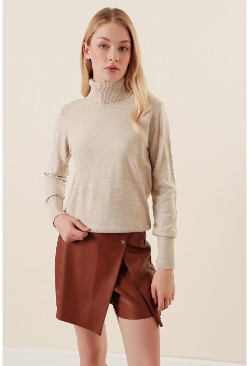 15747 Turtleneck Knit Sweater