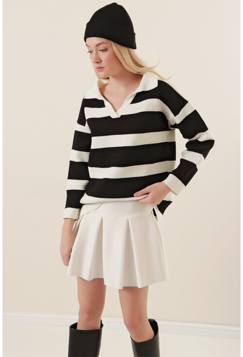 15792 Polo Collar Striped Sweater