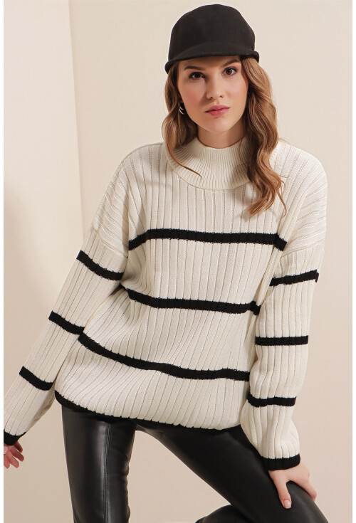 15804 Striped Oversized Turtleneck Sweater