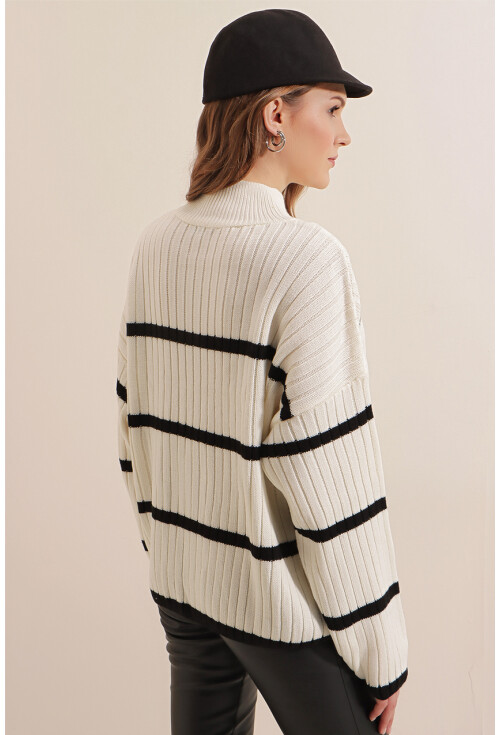 15804 Striped Oversized Turtleneck Sweater