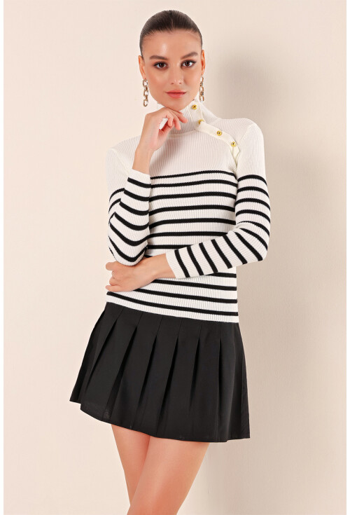 15818 Striped Sweater With Buttons