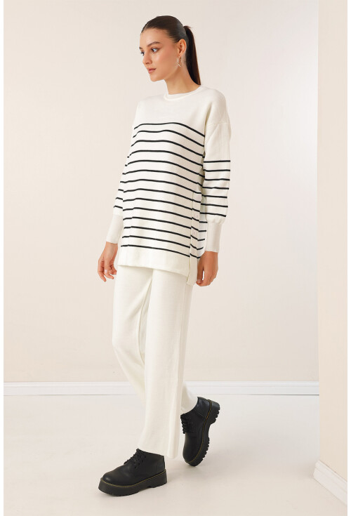 15835 Two-Piece Set With Button Detail