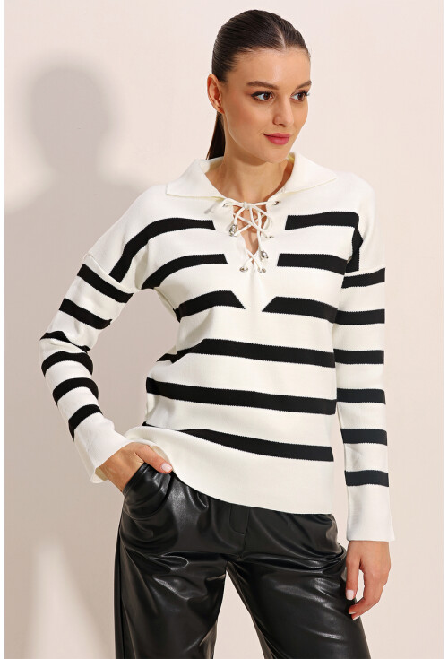 15844 Oversized Sweater With Collar Detail