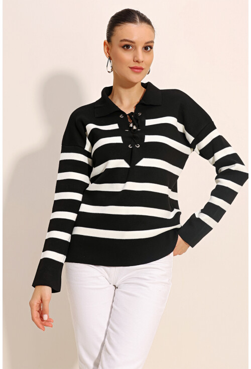 15844 Oversized Sweater With Collar Detail