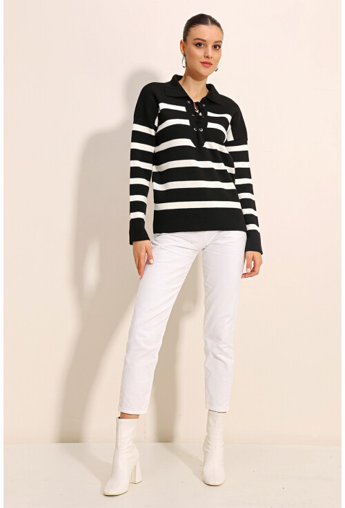 15844 Oversized Sweater With Collar Detail