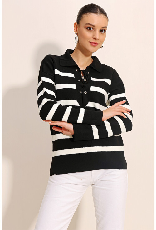 15844 Oversized Sweater With Collar Detail