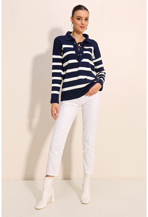 15844 Oversized Sweater With Collar Detail