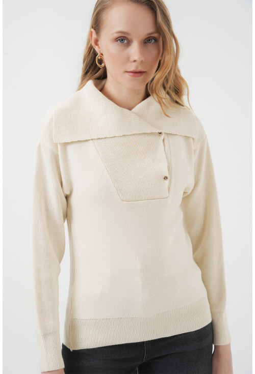 15921 Geniş Yaka Triko Kazak