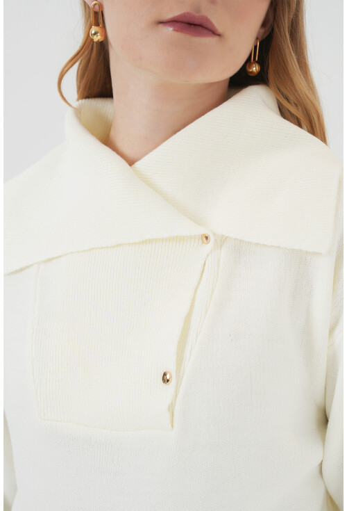 15921 Geniş Yaka Triko Kazak