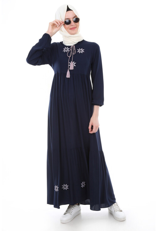 1685 Yaka İp Bağlama Nakışlı Tesettür Elbise