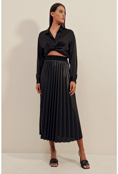 1894 Pleated Skirt With Leather-Look