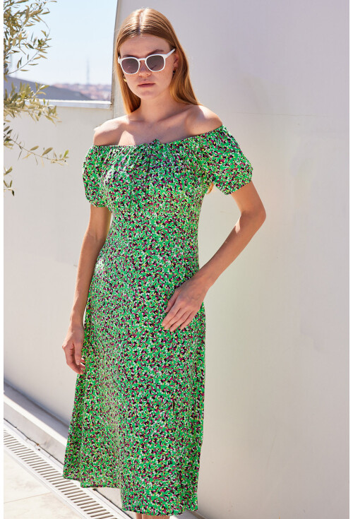 2427 Yırtmaçlı Çiçekli Viskon Elbise