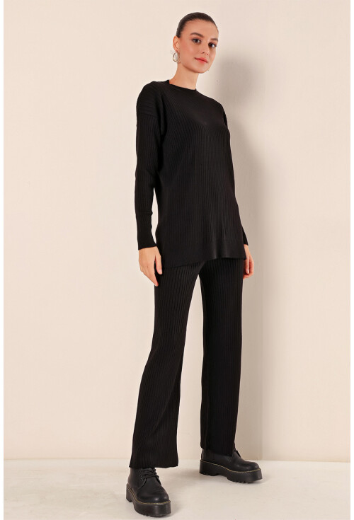 15826 Ribbed Two-Piece Set