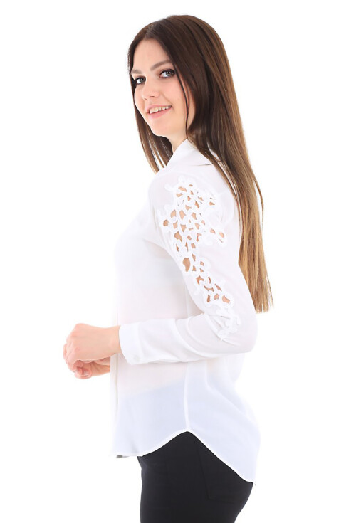 3465 Omuzları Dantelli Gömlek