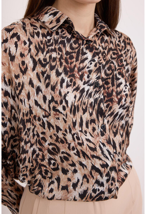 3985 Oversized Satin Shirt