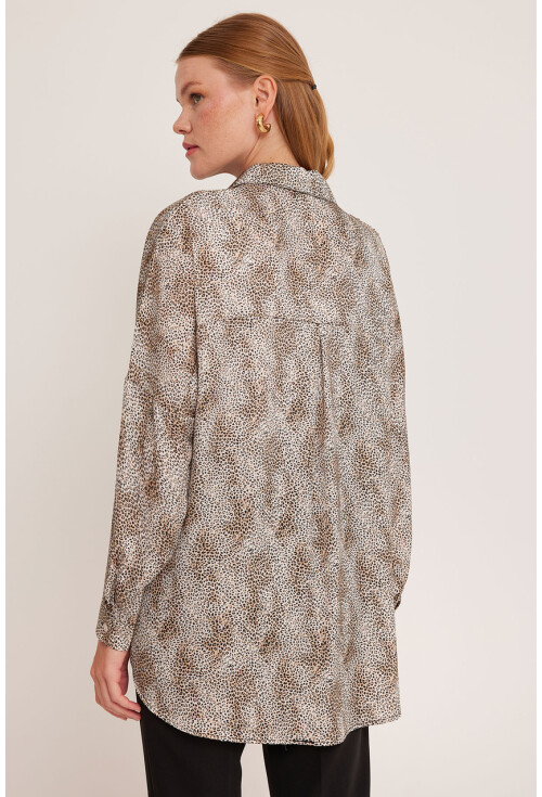 3985 Oversized Satin Shirt