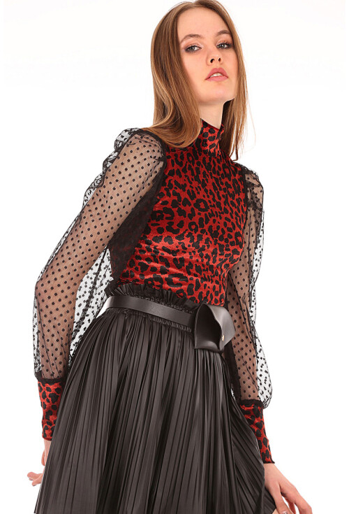 4117  Leopar Desenli Kolları Dantelli Bluz