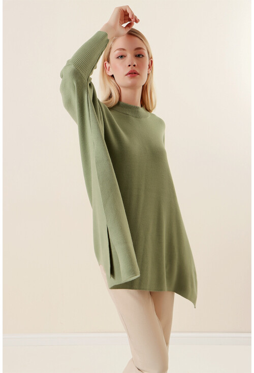 15783 Split Poncho Sweater