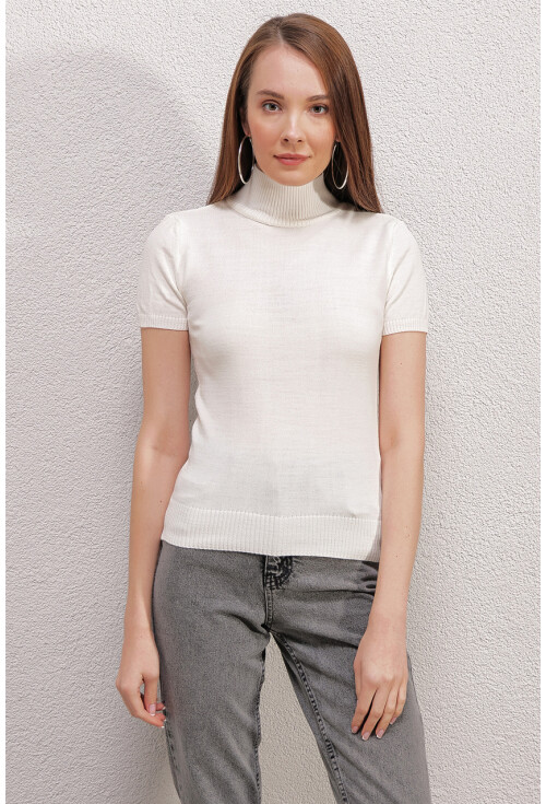 15819 Short Sleeve Turtleneck Sweater