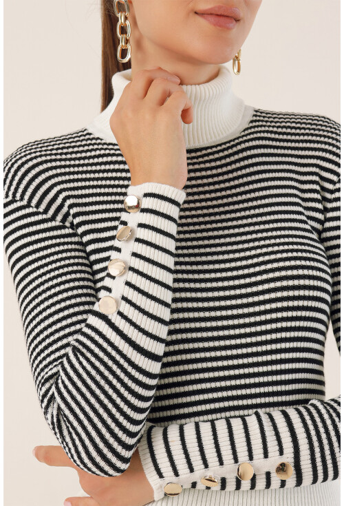 15827 Turtleneck Knit Sweater
