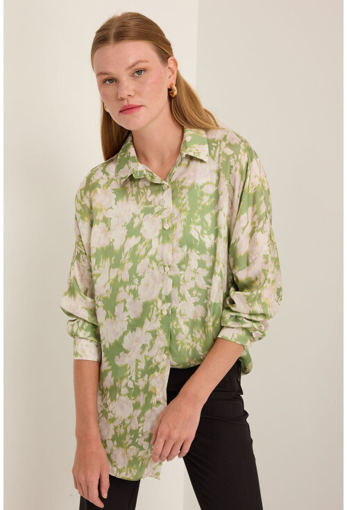 3985 Oversized Satin Shirt