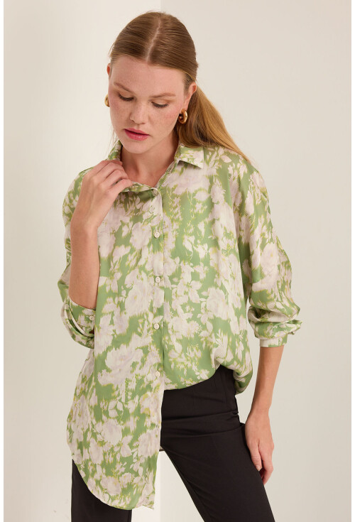 3985 Oversized Satin Shirt