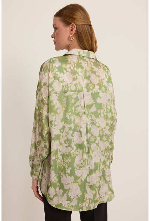 3985 Oversized Satin Shirt