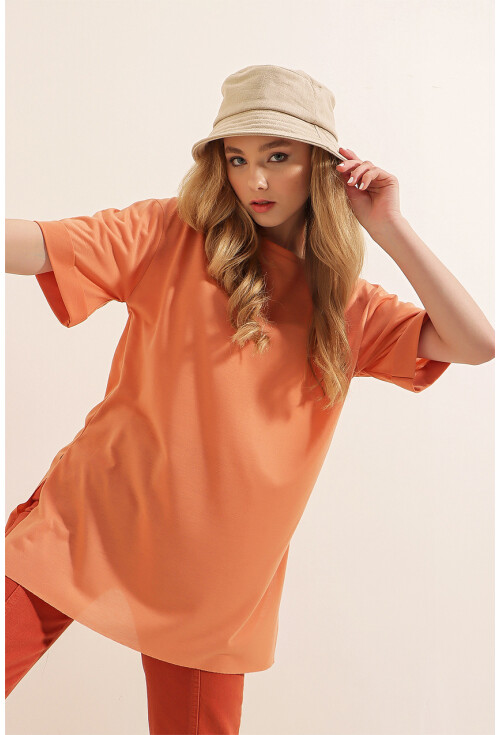 4123 Yırtmaçlı Oversize Tişört